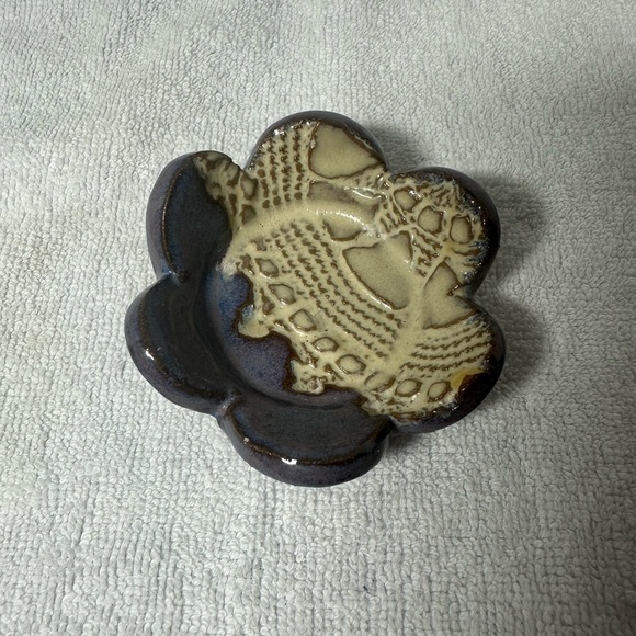 Two Handmade Ceramic Trinket Dishes. Red/Lavender with White Lace Detailing. - Picture 4 of 7